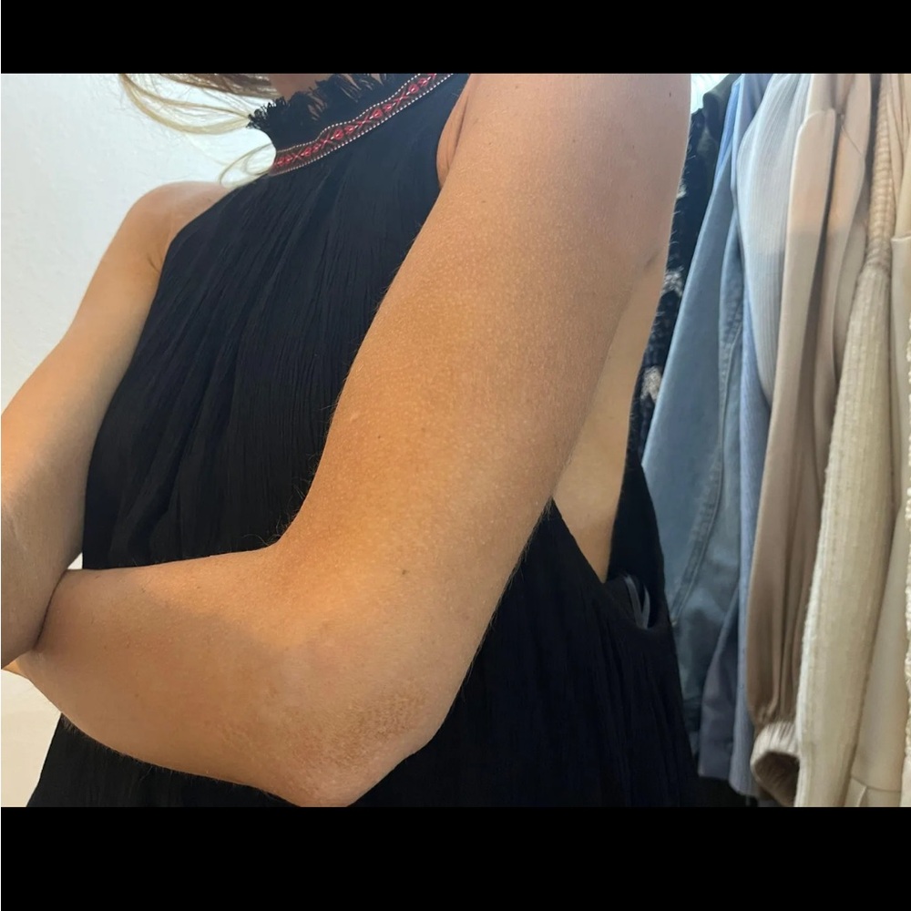 Top With Embroidery And Ruffles - Picture 4 of 4